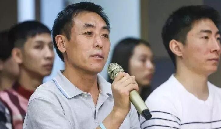 “新的增强现实系统使高端智能手机客户可以亲身体验虚拟对象”