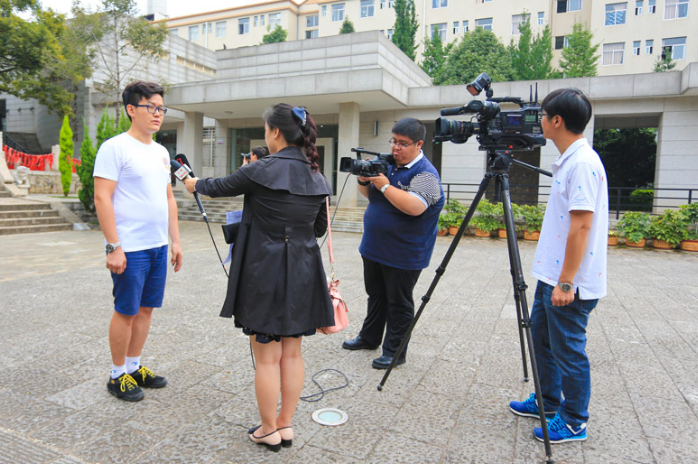 “在轻巧的笔记本电脑中获得台式机级的性能”